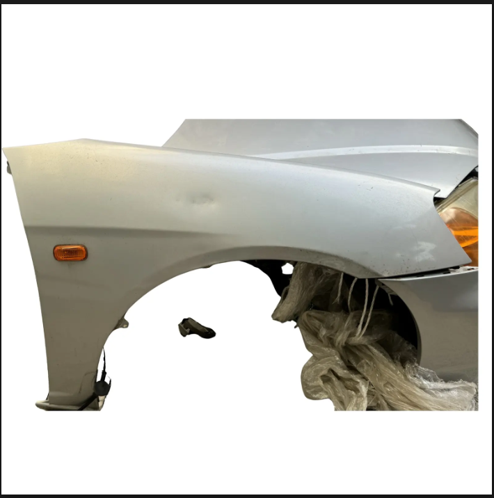 Honda Civic Cat Eye 2001–2003 Front Right Fender – Silver